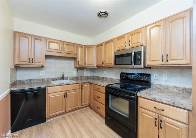 4th image of 3167 Linden Rd #204, Rocky River, OH 44116 | MLS# 5200931