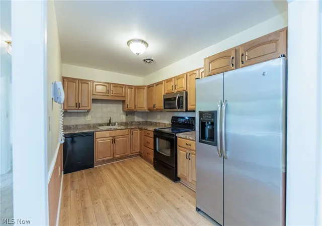 5th image of 3167 Linden Rd #204, Rocky River, OH 44116 | MLS# 5200931