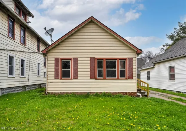 Homes for sale in Cleveland, OH | 6610 Clark Ave, Cleveland, OH 44102 | MLS# 5188790