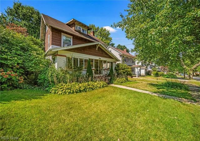 2nd image of 1066 Emma Ave, Akron, OH 44302 | MLS# 5200984