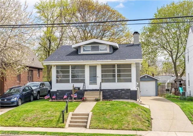 Homes for sale in North Canton, OH | 350 Lindy Lane Ave Nw, North Canton, OH 44720 | MLS# 5200239