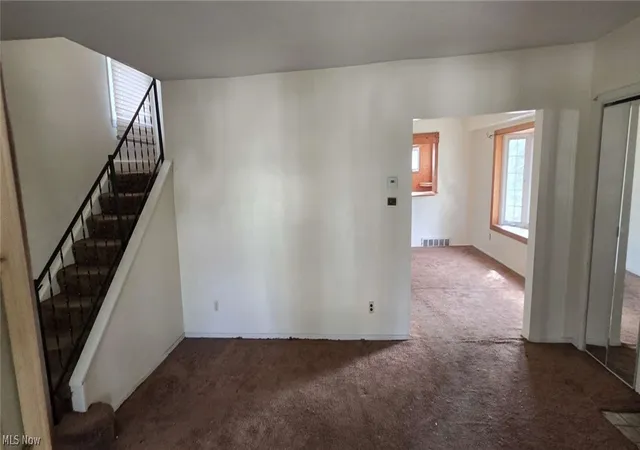 3rd image of 1811 S Green Rd, Cleveland, OH 44121 | MLS# 5201218
