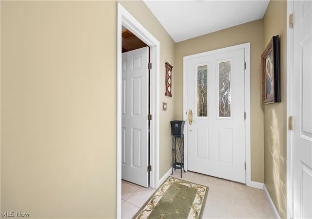 Listing Photo 3 - Condo for sale in building located at 4190 E Normandy Park Dr, Medina, OH 44256