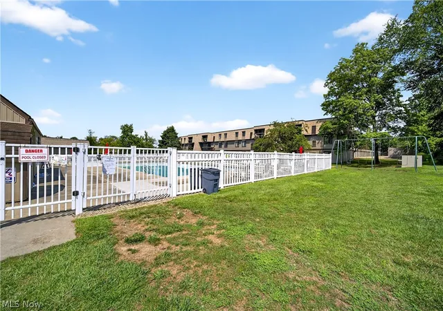 Homes for sale in North Royalton, OH | 9751 Sunrise Boulevard, North Royalton, OH 44133 | Houzeo