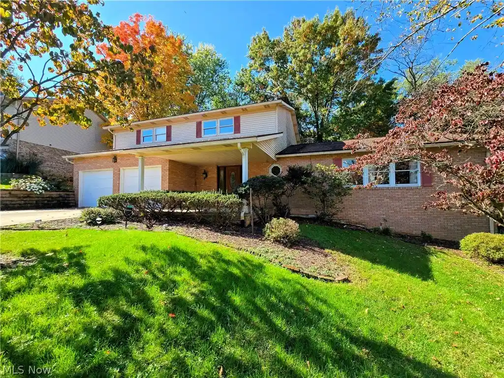 Photo 1 of Single family home for sale at 121 Beckett Ct, St Clairsville, OH 43950 | MLS# 5201406 | Listing updated on 2026-10-24