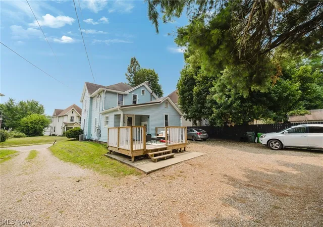 5th image of 866 Main #A, Coshocton, OH 43812 | MLS# 5201572
