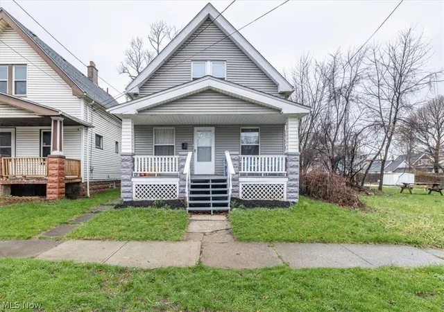 Homes for sale in Cleveland, OH | 3152 W 68th St, Cleveland, OH 44102 | MLS# 5201686