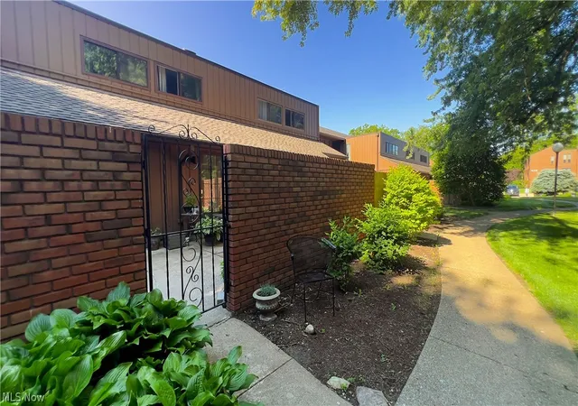 Homes for sale in Avon Lake, OH | 33803 Electric Blvd #C17, Avon Lake, OH 44012 | MLS# 5200709
