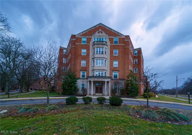 Homes for sale in Shaker Heights, OH | 13800 Fairhill Rd #101, Shaker Heights, OH 44120 | MLS# 5201777