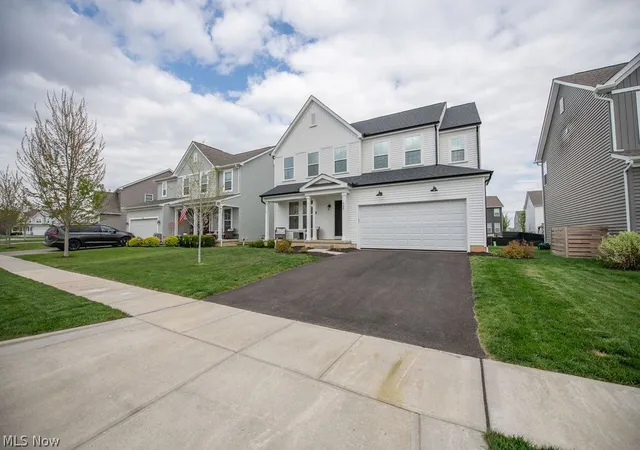 Photo 2 of Sale Pending at 428 Oakland Hills Loop, Commercial Point, OH 43116 | MLS# 5200245 | Listing updated on 2026-08-03