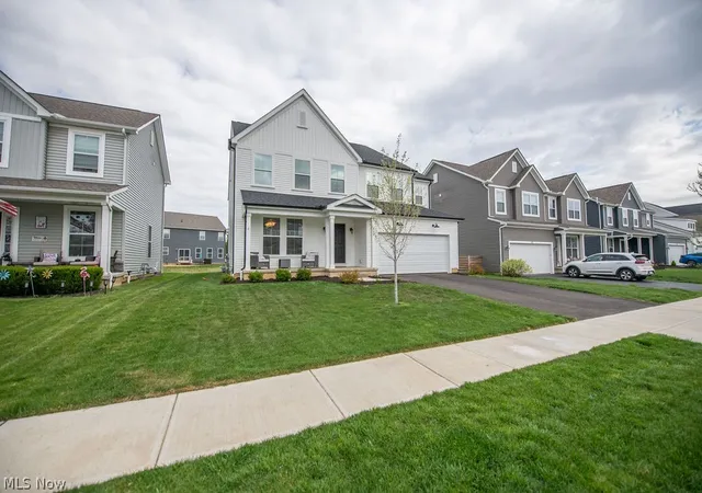 Homes for sale in Commercial Point, OH | 428 Oakland Hills Loop, Commercial Point, OH 43116 | MLS# 5200245