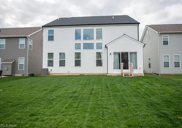 Homes for sale in Commercial Point, OH | 428 Oakland Hills Loop, Commercial Point, OH 43116 | MLS# 5200245