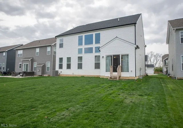 Homes for sale in Commercial Point, OH | 428 Oakland Hills Loop, Commercial Point, OH 43116 | MLS# 5200245