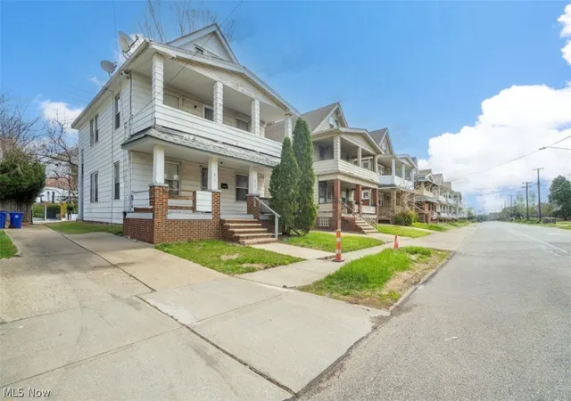 2nd image of 817 Alhambra Rd, Cleveland, OH 44110 | MLS# 5201866