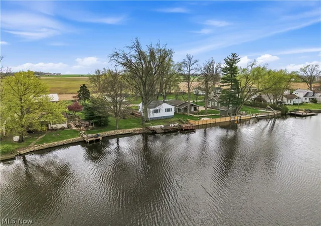 Photo 4 of Single family home for sale at 27268 Lakeside Dr, Beloit, OH 44609 | MLS# 5200981 | Listing updated on 2026-08-19