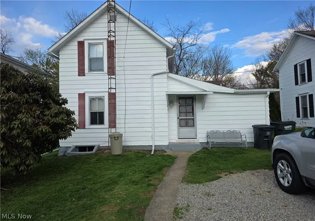 Homes for sale in Newcomerstown, OH | 342 N Bridge St, Newcomerstown, OH 43832 | MLS# 5200975