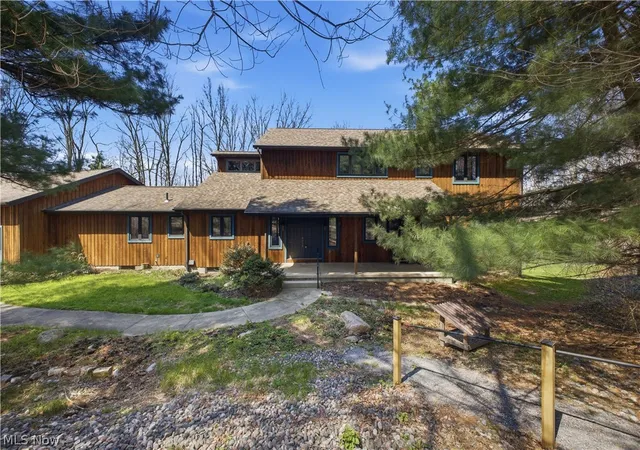 Homes for sale in Leetonia, OH | 3190 Bunker Hill Rd, Leetonia, OH 44431 | MLS# 5201296