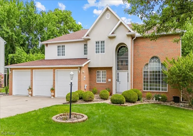 Photo 1 of Single family home for sale at 1405 Greenmont Hills Dr, Vienna, WV 26105 | MLS# 5201719 | Listing updated on 2026-08-12