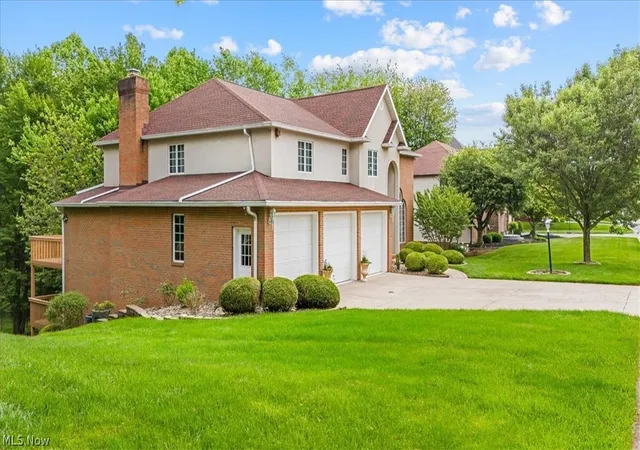 Photo 3 of Single family home for sale at 1405 Greenmont Hills Dr, Vienna, WV 26105 | MLS# 5201719 | Listing updated on 2026-08-12