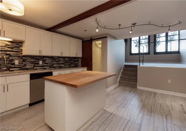Homes for sale in Cleveland, OH | 1133 W 9Th St #112, Cleveland, OH 44113 | MLS# 5201700