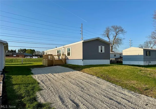Homes for sale in Minerva, OH | 924 Mountain View Dr, Minerva, OH 44657 | MLS# 5202272