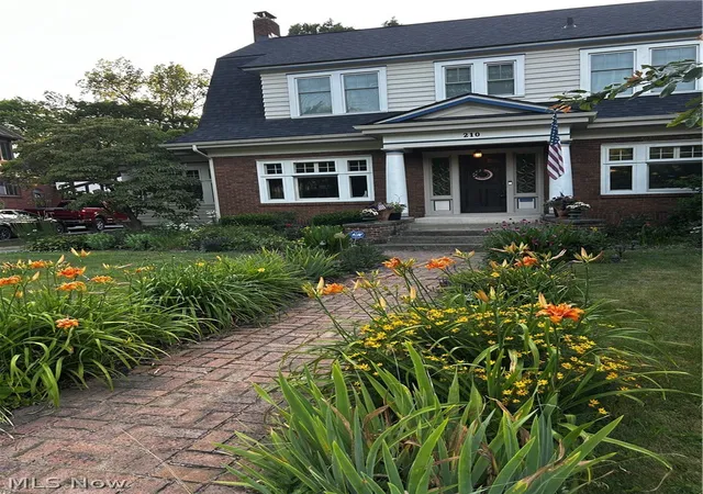 2nd image of 210 Storer Ave, Akron, OH 44302 | MLS# 5197538