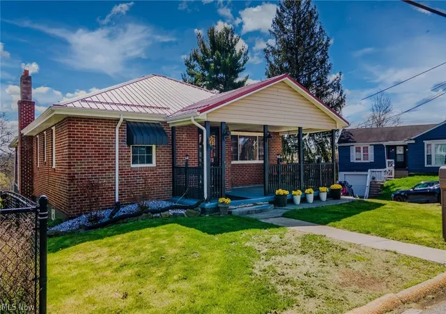 Homes for sale in Weirton, WV | 195 Gilson Ave, Weirton, WV 26062 | MLS# 5201974