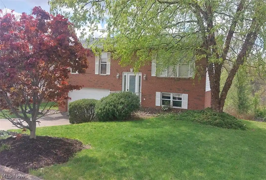 Photo 1 of Single family home for sale at 3241 Saint Charles Dr, Steubenville, OH 43952 | MLS# 5202361 | Listing updated on 2026-10-21