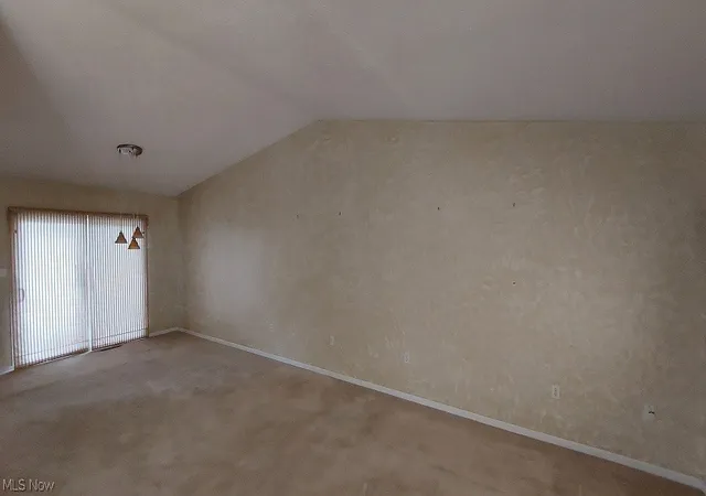 5th image of 3241 Saint Charles Dr, Steubenville, OH 43952 | MLS# 5202361
