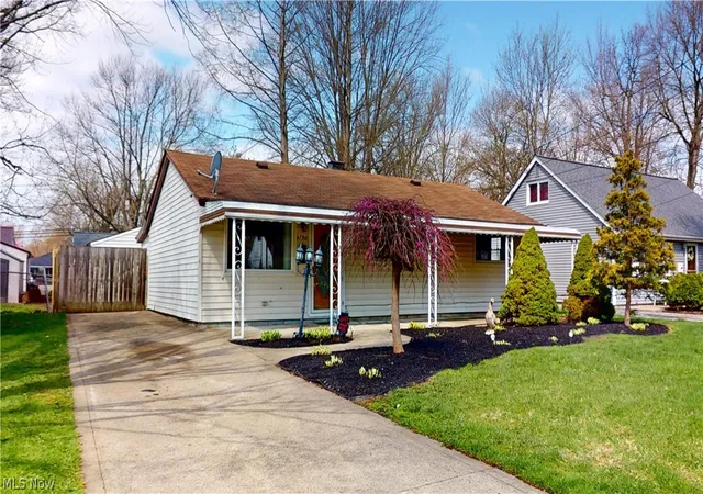 3rd image of 4790 Robinwood Dr, Mentor, OH 44060 | MLS# 5202243