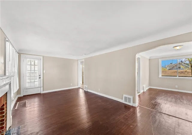 Homes for sale in Cleveland, OH | 17904 Neff Rd, Cleveland, OH 44119 | MLS# 5201595