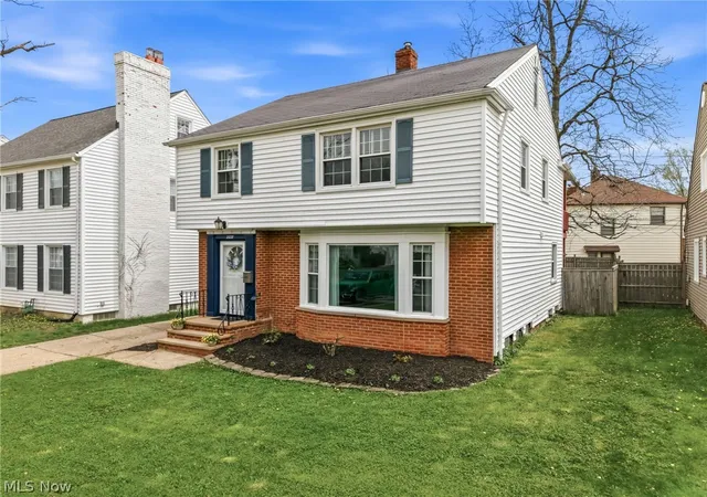 2nd image of 2227 Fenwick Rd, Cleveland, OH 44118 | MLS# 5202284