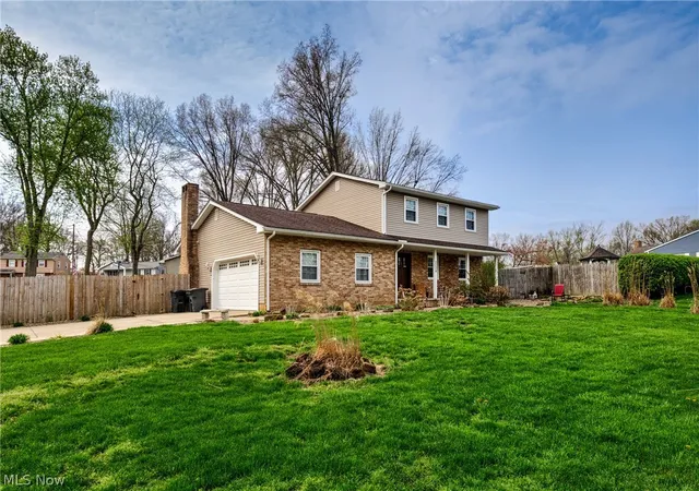 Photo 2 of Single family home for sale at 2204 Southeast Blvd, Salem, OH 44460 | MLS# 5195860 | Listing updated on 2026-08-18