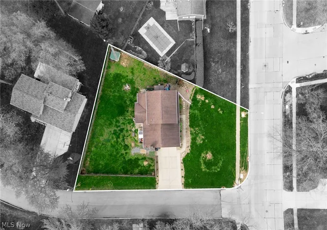 Homes for sale in Salem, OH | 2204 Southeast Blvd, Salem, OH 44460 | MLS# 5195860