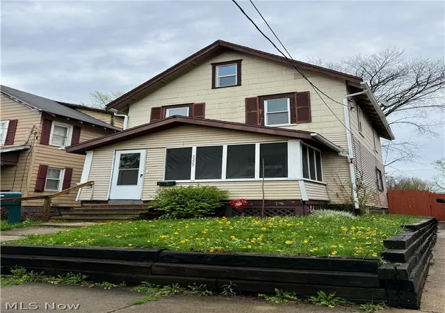 2nd image of 2229 25th St Sw, Akron, OH 44314 | MLS# 5202124