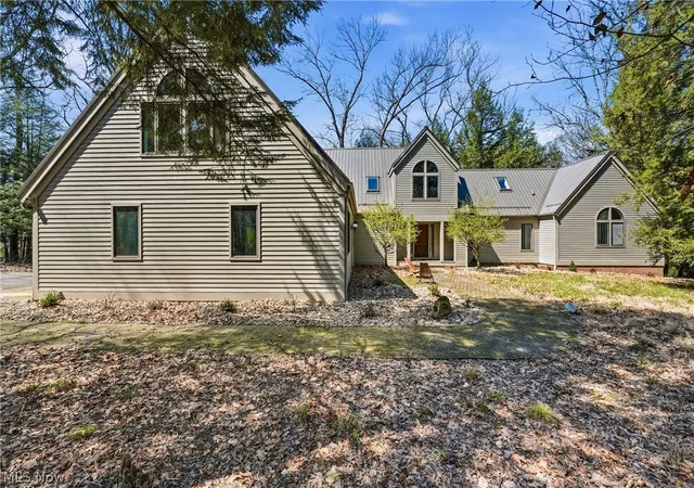 1st image of 5700 Clingan Rd, Struthers, OH 44471 | MLS# 5198593