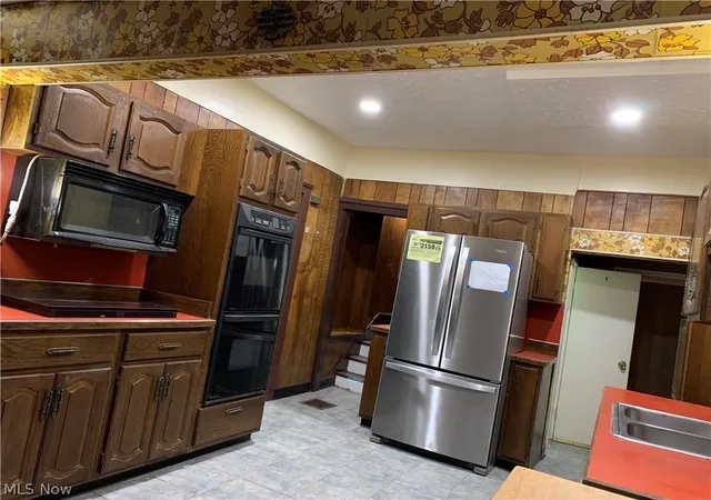 Homes for sale in Cleveland, OH | 1661 E 93Rd St, Cleveland, OH 44106 | MLS# 5202460