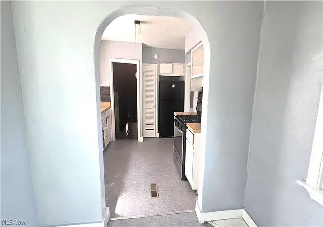 Homes for sale in Cleveland, OH | 9910 Zimmer Ave, Cleveland, OH 44102 | MLS# 5202469