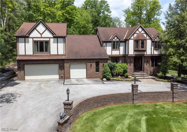 Homes for sale in Hinckley, OH | 77 Carr Rd, Hinckley, OH 44233 | MLS# 5202047