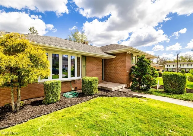 Photo 3 of Sale Pending at 161 Stardust Dr, Steubenville, OH 43953 | MLS# 5202501 | Listing updated on 2026-08-04