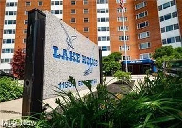 Homes for sale in Lakewood, OH | 11850 Edgewater Dr #723, Lakewood, OH 44107 | MLS# 5202527