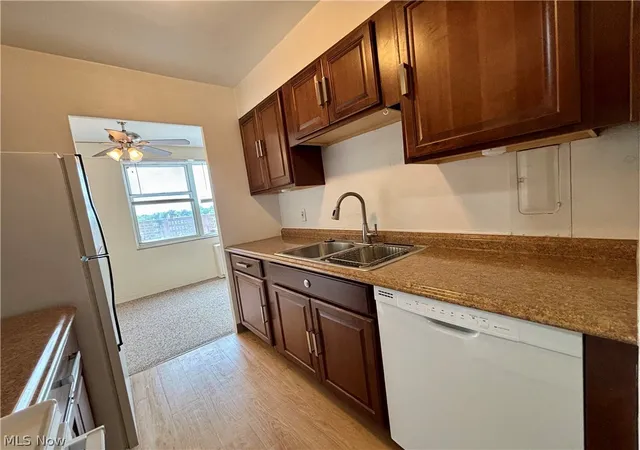Homes for sale in Lakewood, OH | 11850 Edgewater Dr #723, Lakewood, OH 44107 | MLS# 5202527