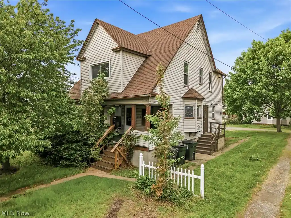 Multi family home for sale at 1103 High St NE, Warren, OH 44483 | MLS# 5202585