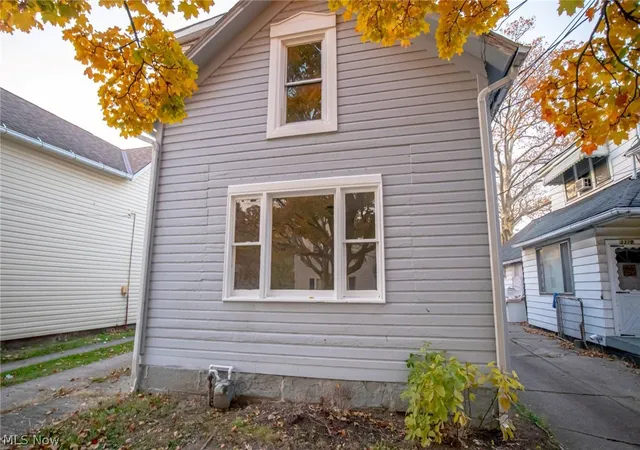 Homes for sale in Cleveland, OH | 3314 W 32Nd St, Cleveland, OH 44109 | MLS# 5202547