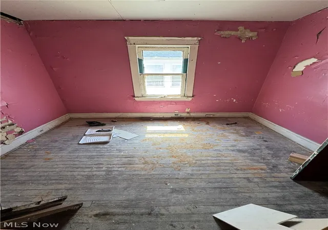 Listing Photo 2 - Condo for sale in building located at 2905 E 119th St, Cleveland, OH 44120 - Unit #