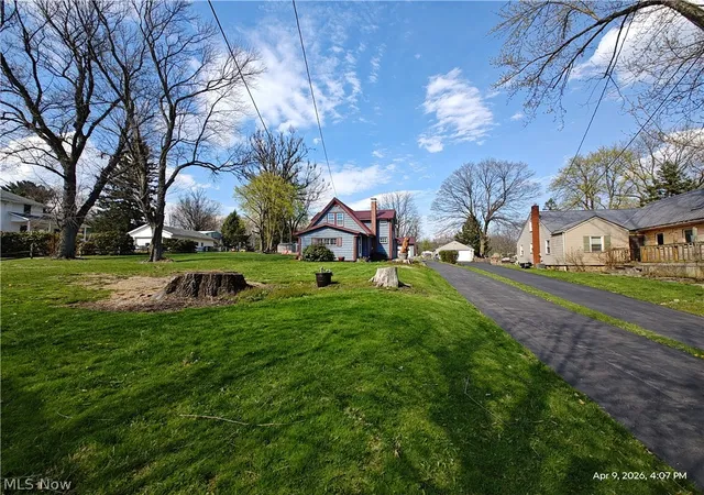 Photo 3 of Single family home for sale at 10875 Orrville St NW, Massillon, OH 44647 | MLS# 5202670 | Listing updated on 2026-06-07