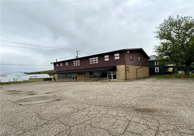 Photo 2 of Single family home for sale at 805 Denman Ave, Coshocton, OH 43812 | MLS# 5200927 | Listing updated on 2026-08-22