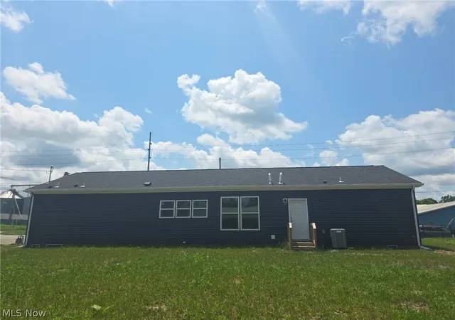 Homes for sale in Zanesville, OH | 805 Lee St, Zanesville, OH 43701 | MLS# 5202604
