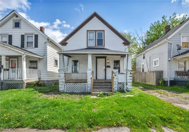 Homes for sale in Lorain, OH | 2917 Apple Ave, Lorain, OH 44055 | MLS# 5202794