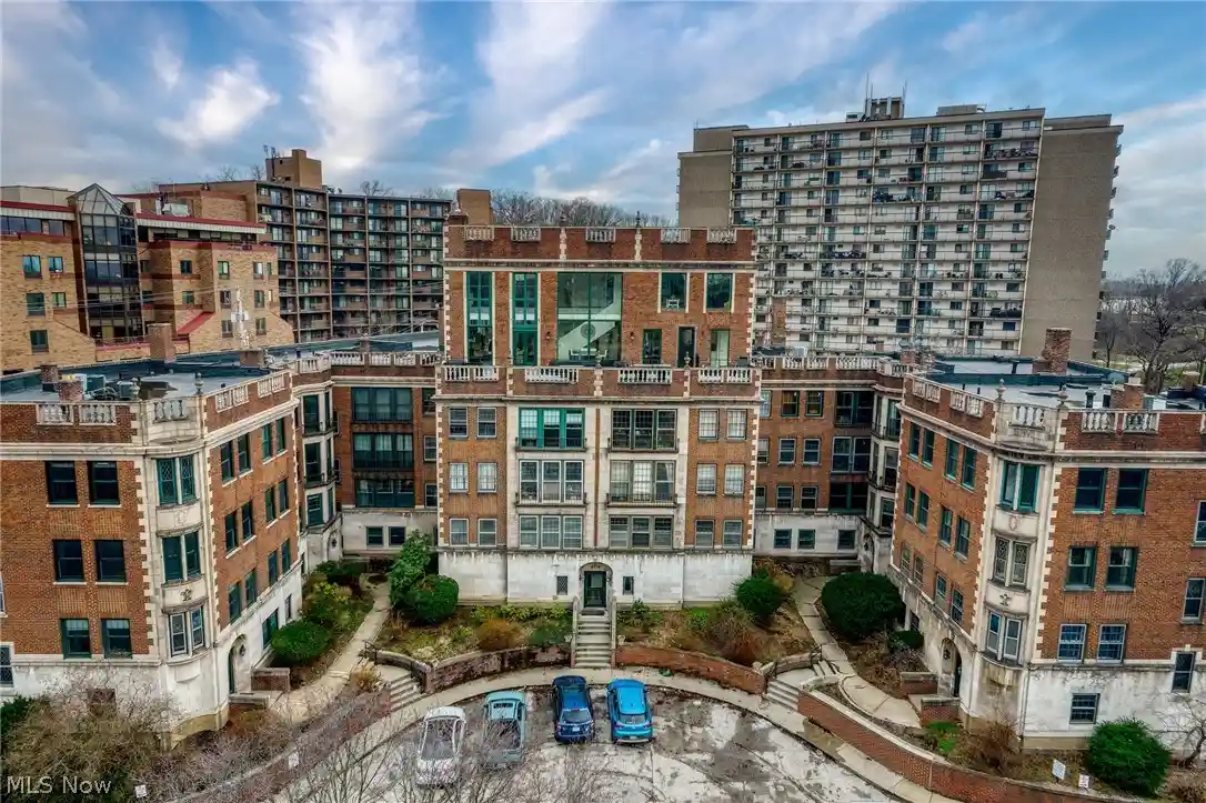 Listing Photo 1 - Condo for sale in 11428 Cedar Gln Pkwy located at 11428 Cedar Gln Pkwy, Cleveland, OH 44106 - Unit #C2D2